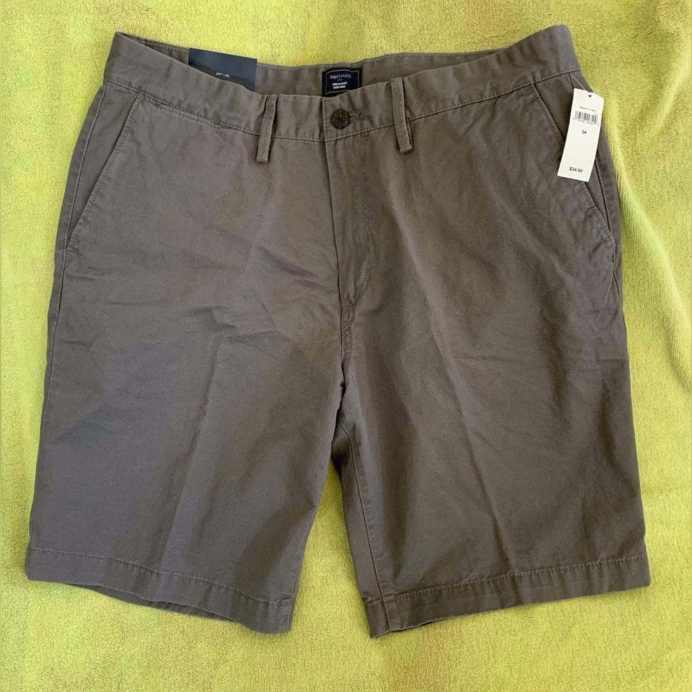 Gap Kakhi Lived in Short - Gray Kakhi NWT size 34